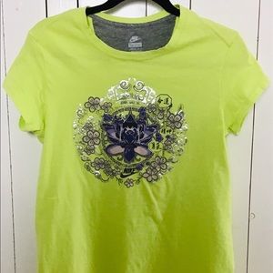 Nike Athletic Graphic T Shirt Ladies Large 12-14